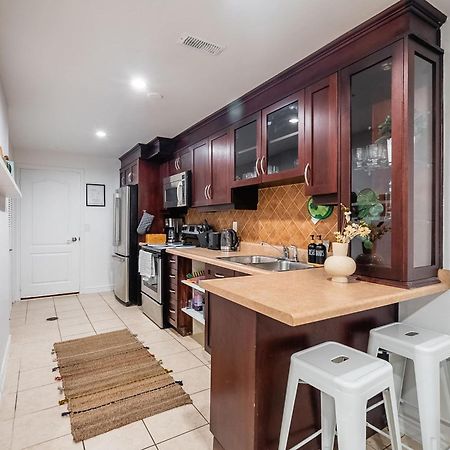 Basement Suite With Private Patio In Davenport Toronto Exteriör bild