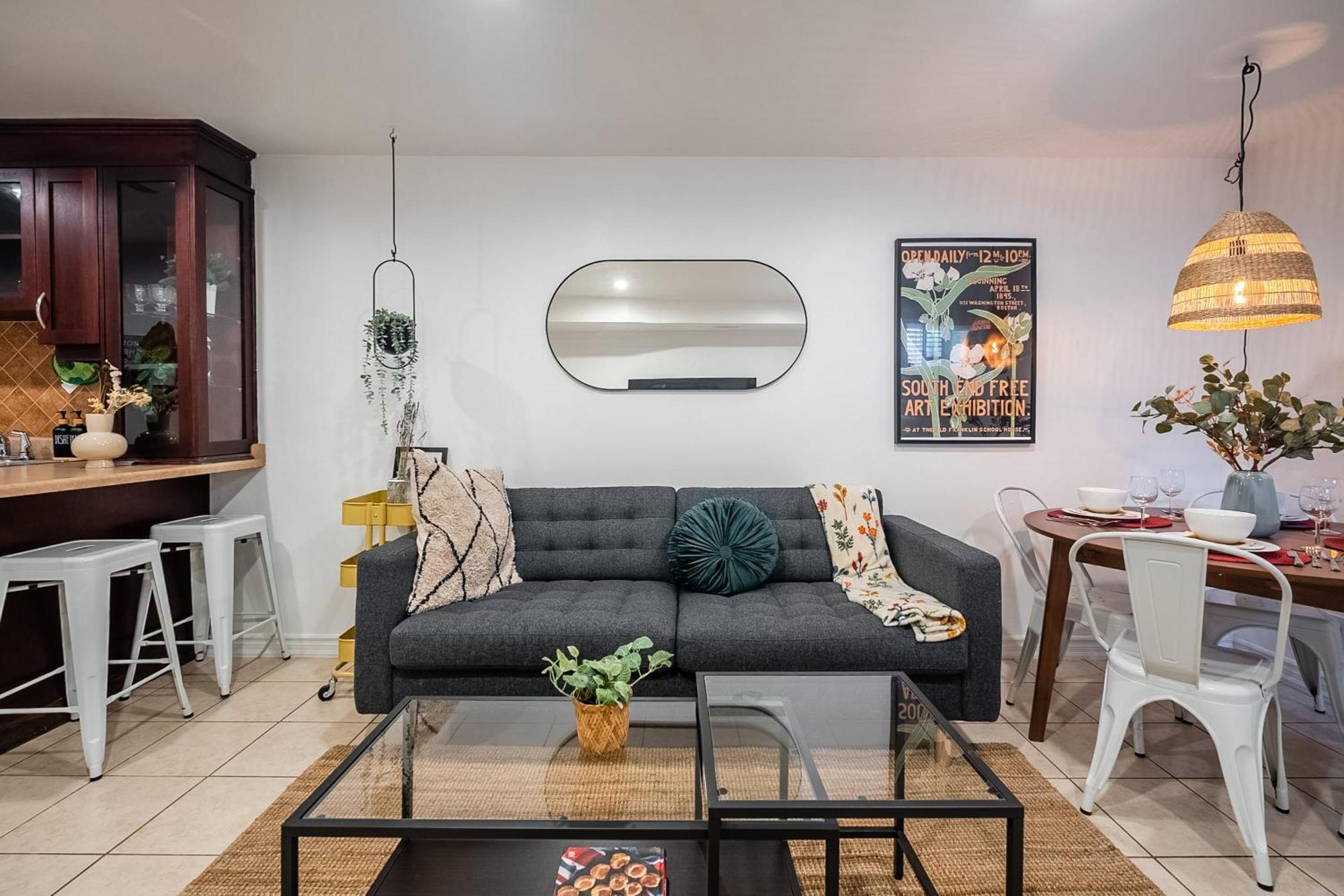 Basement Suite With Private Patio In Davenport Toronto Exteriör bild